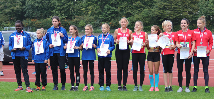 Die zweitplatzierte Mannschaft der weiblichen Jugend U14 bei der Siegerehrung
