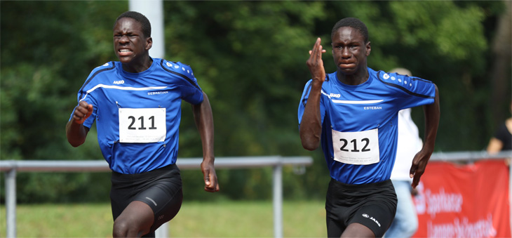 Juan-Sebastian und Juan-Esteban Kleta beim 100 Meter Sprint