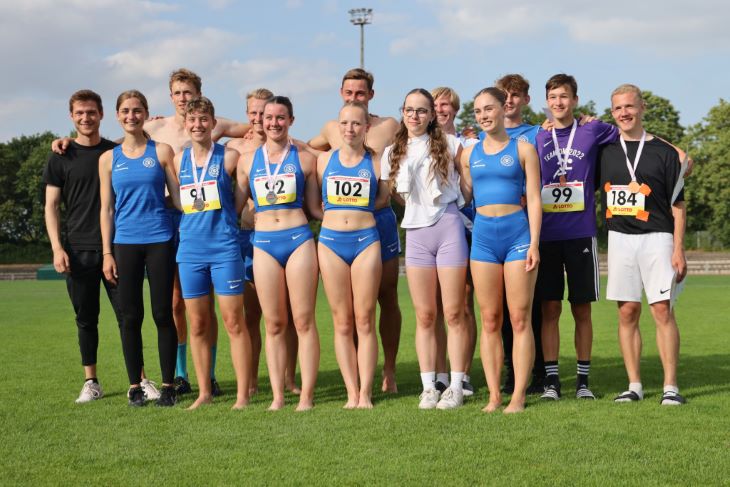 Gruppenfoto der Gelnhäuser Athletinnen und Athleten