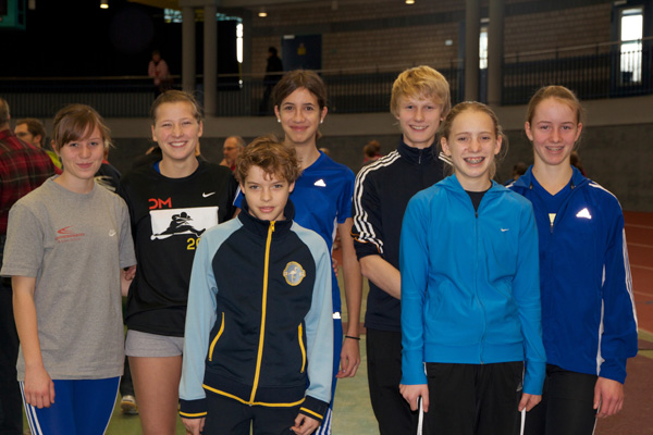 Die Teilnehmerinnen und Teilnehmer des Nikolaussportfests in Hanau. 