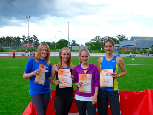 Die siegreiche Frauen 4x400 Meter Staffel

