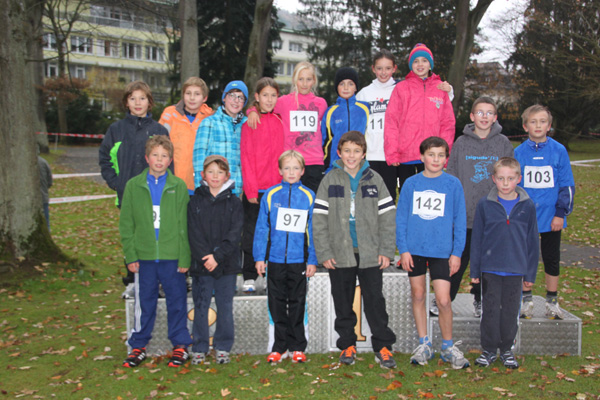 Mannschaftsfoto bei den Kreis Cross und Waldlaufmeisterschaften in Bad Orb

