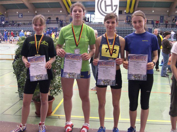 Rebecca Müller gewann das Kugelstoßen der Schülerinnen W13
