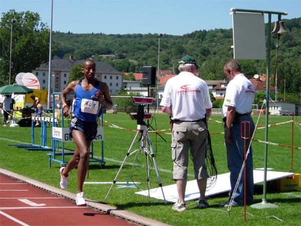 Musa Roba belegte bei den Deutschen Juniorenmeisterschaften über 10000 m den dritten Platz
