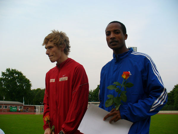 Musa Roba-Kinkal sicherte sich bei den Deutschen Meisterschaften im 10000 Meter Straßenlauf den zweiten Platz
