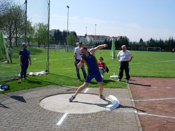 Stefan Zülch übertraf im Kugelstoßen die Qualifikationsnorm für die deutschen Juniorenmeisterschaften in Rostock.